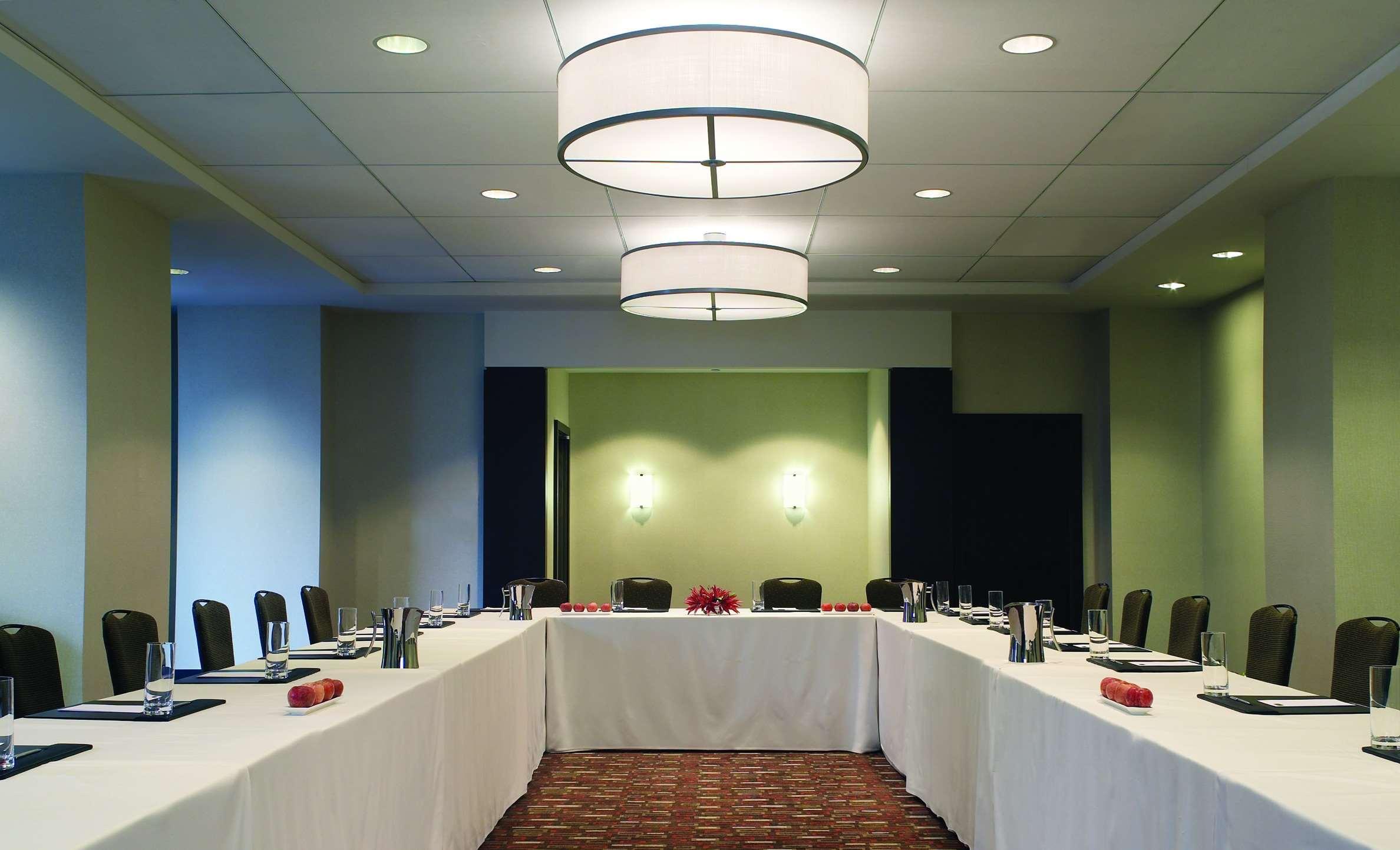 Hyatt Regency Indianapolis At State Capitol Hotel Bagian luar foto